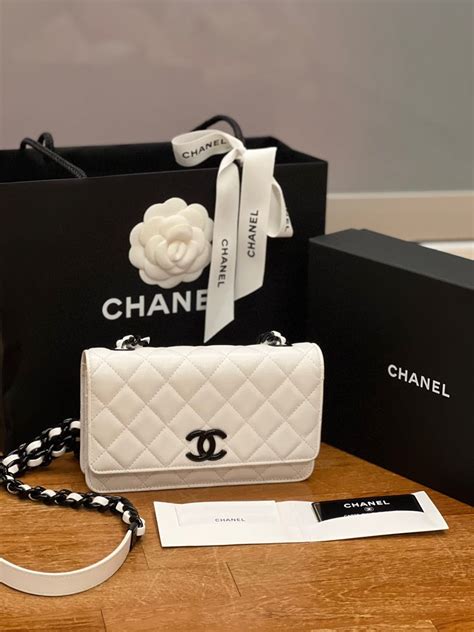 Chanel My Everything Wallet on Chain 